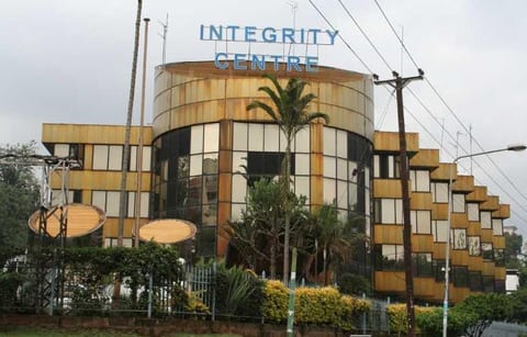 EACC has arrested seven current and former Nakuru County officials and a contractor over an alleged Ksh120 million procurement fraud involving conflict of interest, money laundering, and irregular tenders.