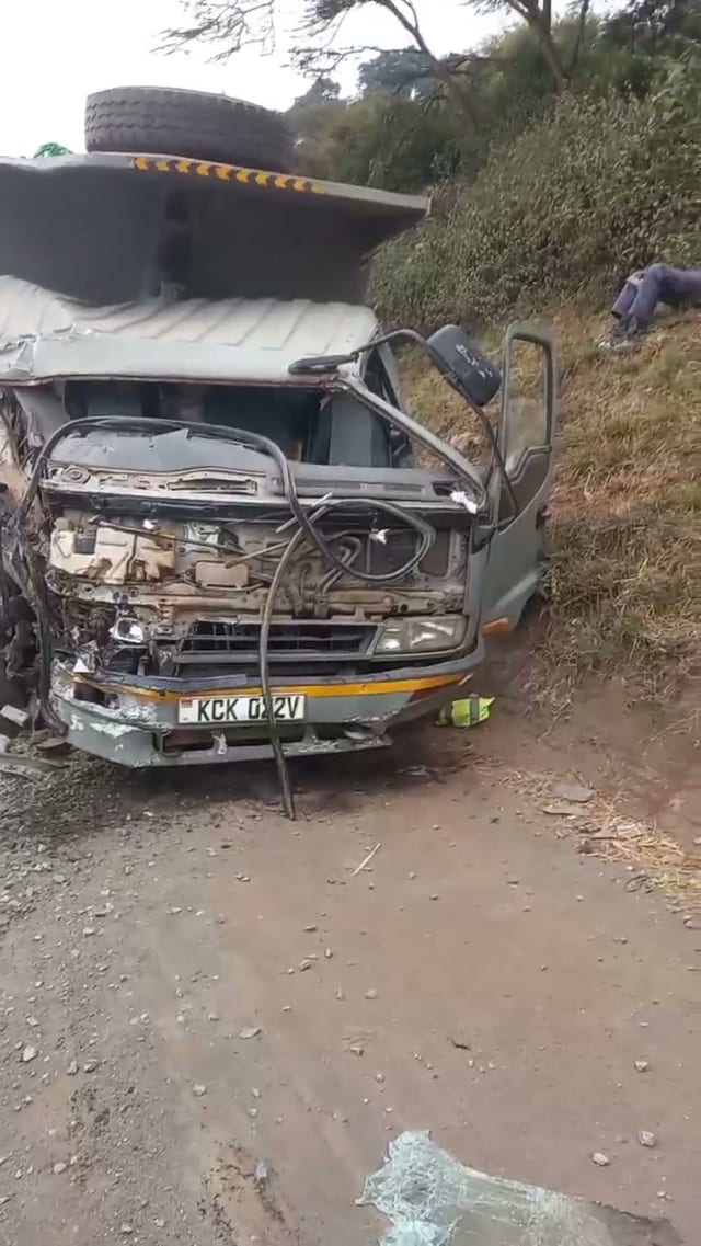 Traffic Gridlock After Multi-Vehicle Crash Blocks Mai Mahiu Escarpment Road