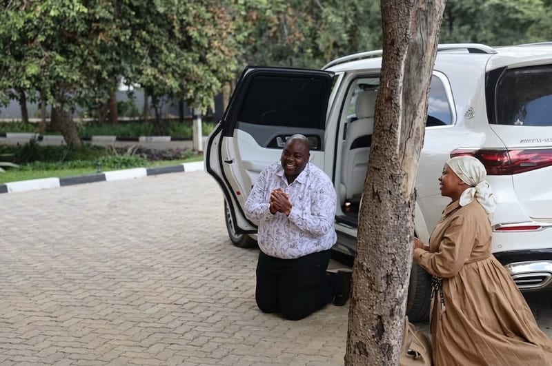 Chivayo and His Wife kneeling