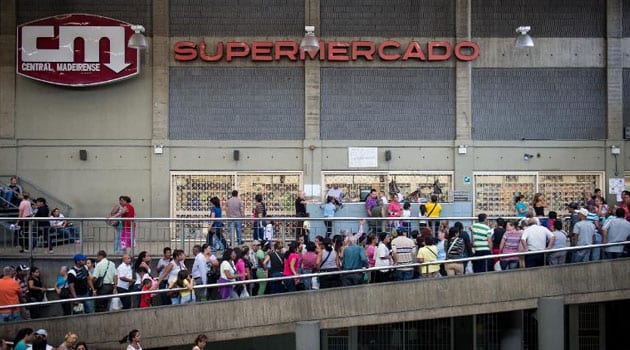 VENEZUELA-QUEUES