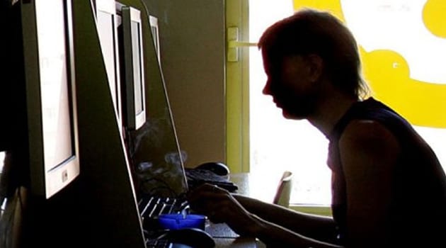 COMPUTER-HACKER