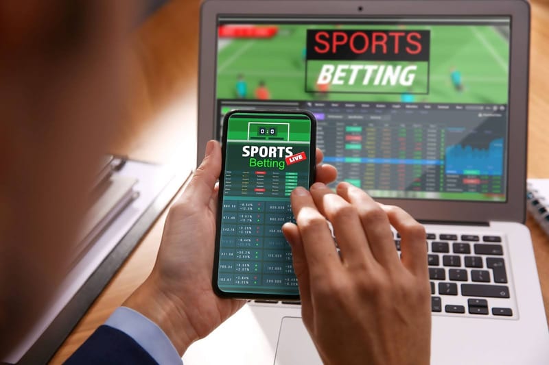 betting-desktop-phone