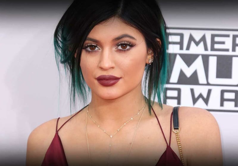 19-Kylie-Jenner-1200x834