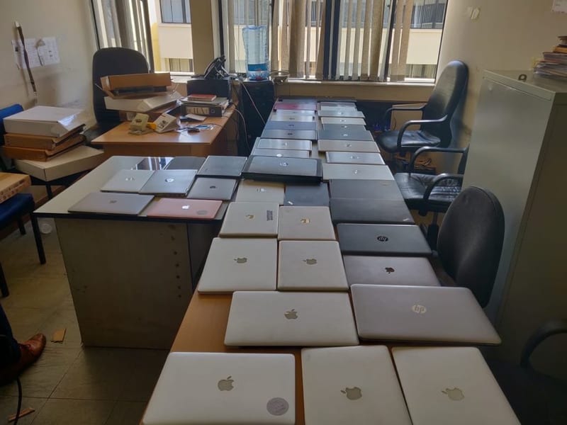 Laptop 11