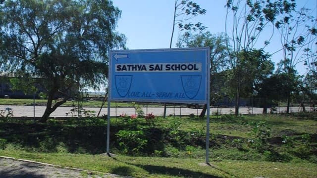 Early morning e-mail exposes unbelievable mistreatment of teachers and harsh working conditions at Sathya Sai School in Kisaju