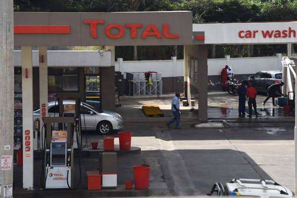 Man In A Sleek Porsche [KCP 888Z] Speeds Off Without Paying For Fuel, Petrol Station Attendant Now Risks Losing Job