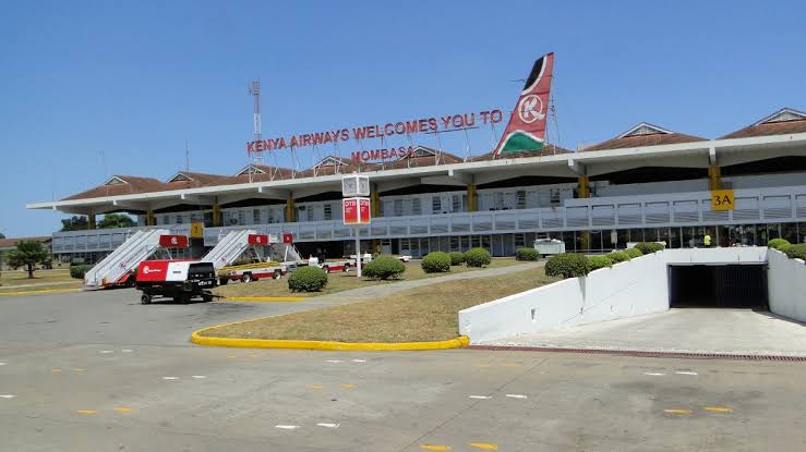 Laila & Dorothy, KRA Customs Officers At Moi International Airport Mombasa Exposed For Extorting And Harassing Passengers