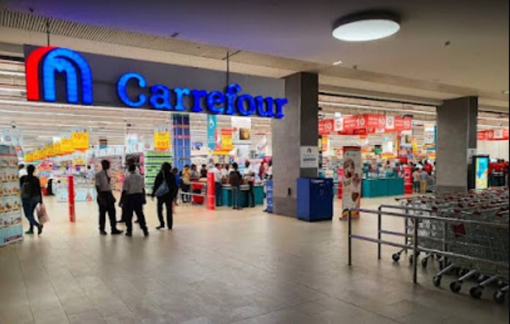 Carrefour Two Rivers